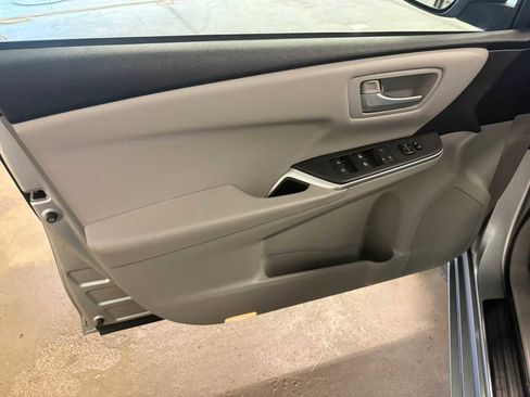 Used 2017 Toyota Camry LE image 20