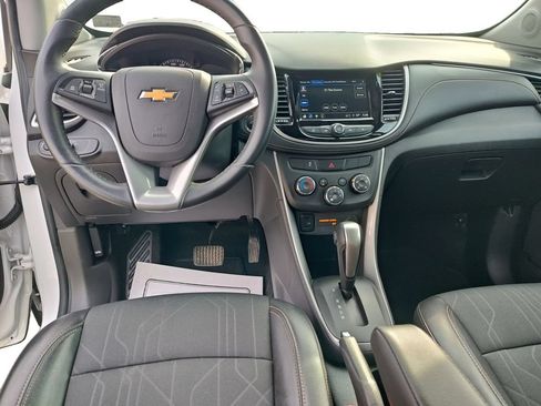 Used 2018 Chevrolet Trax LT w/ LT Convenience Package FWD image 10