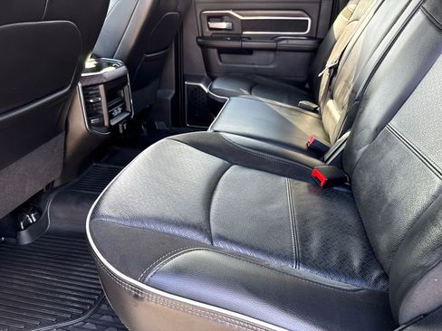 Used 2025 RAM 3500 Laramie AWD/4WD image 17