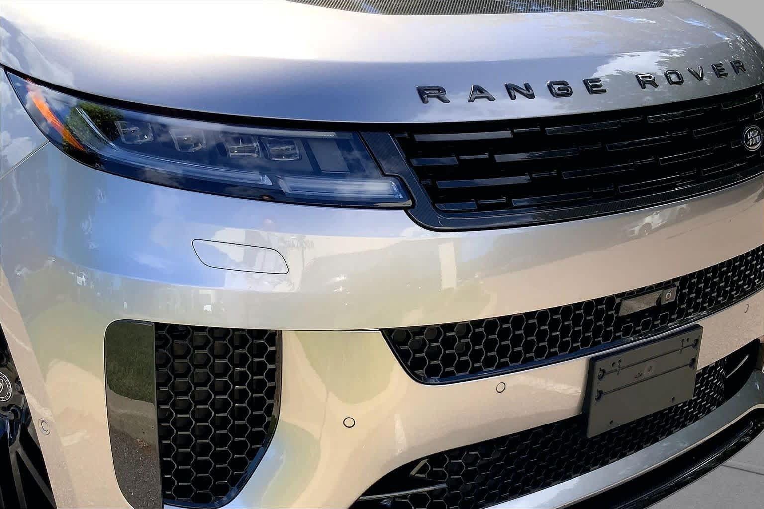 Used 2024 Land Rover Range Rover Sport AWD/4WD image 29