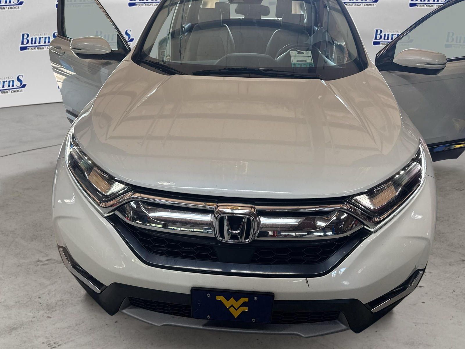 Used 2018 Honda CR-V Touring image 3