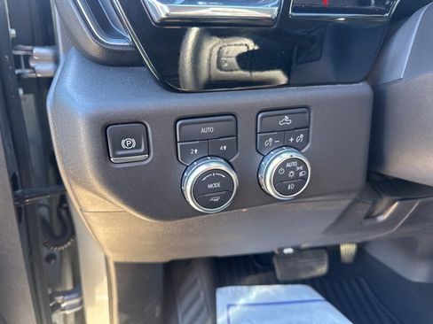 Used 2024 GMC Sierra 1500 Elevation image 8