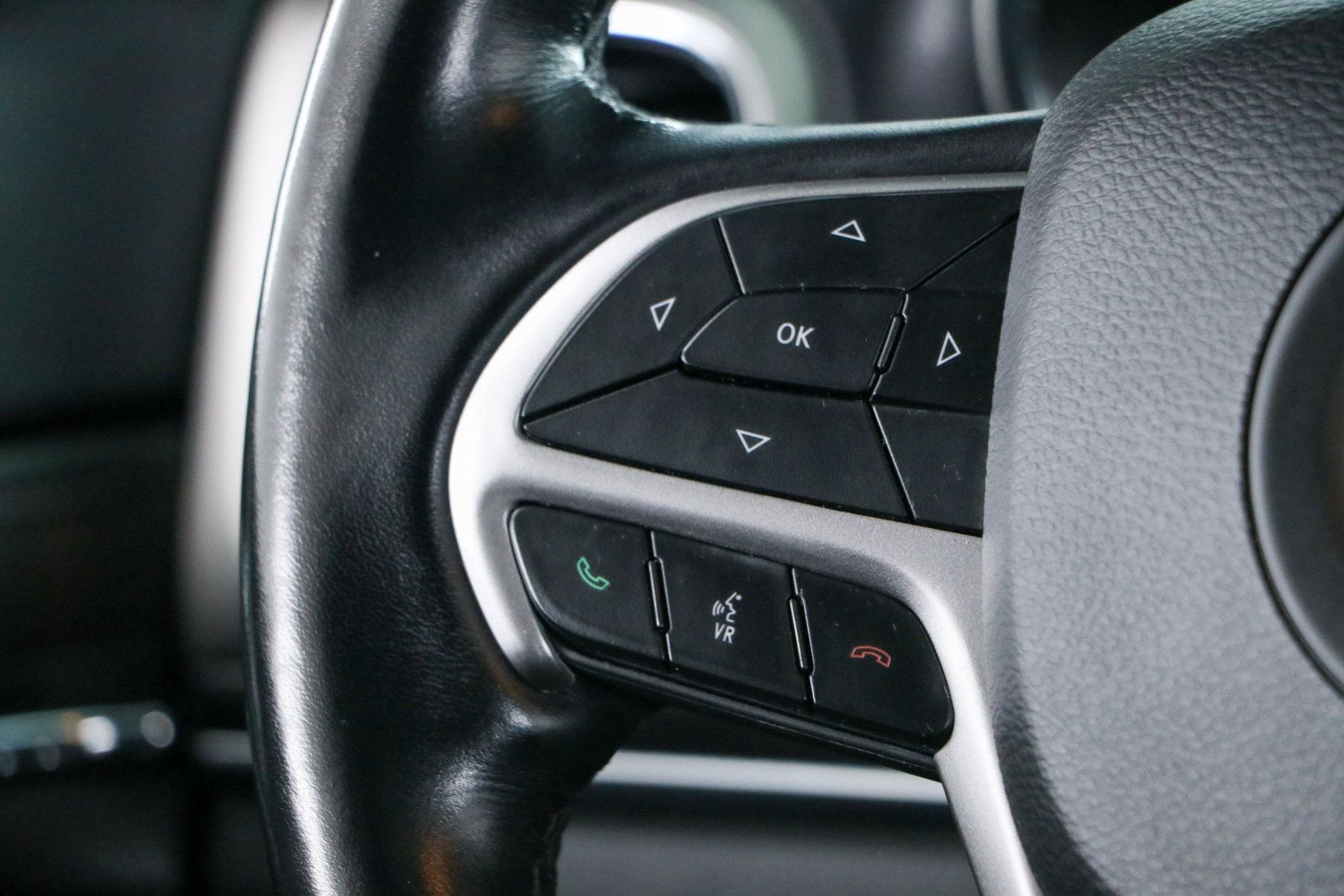Used 2021 Jeep Grand Cherokee Limited RWD image 13