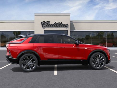 New 2025 Cadillac Lyriq Sport image 38