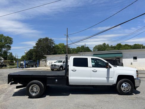 Used 2015 Chevrolet Silverado 3500 LT w/ LT Convenience Package AWD/4WD image 5