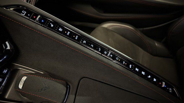 Used 2024 Chevrolet Corvette Stingray Premium Cpe w/ Z51 Performance Package RWD image 6