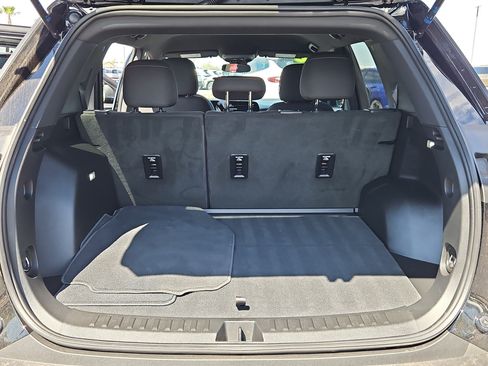 Used 2026 Chevrolet Equinox LT FWD image 7