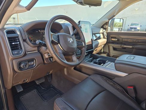 Used 2025 RAM 2500 Limited AWD/4WD image 11