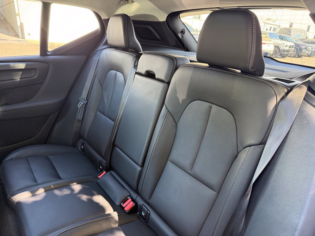 Used 2025 Volvo XC40 B5 Plus w/ Climate Package AWD/4WD image 13