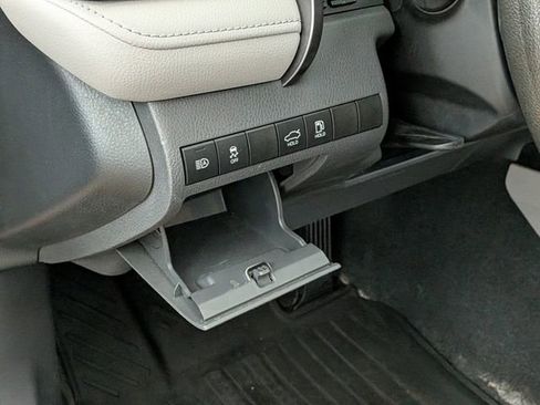 Used 2020 Toyota Camry LE w/ Carpet Mat Package FWD image 14