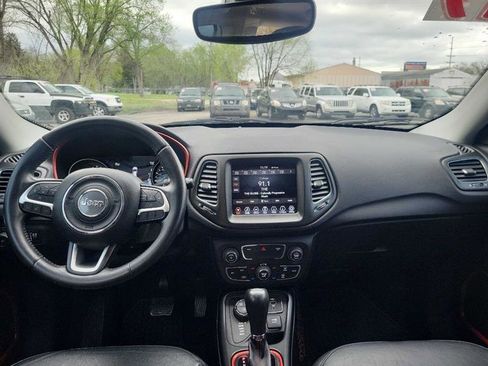 Used 2019 Jeep Compass Trailhawk AWD/4WD image 9