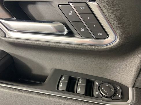 Used 2026 GMC Sierra 1500 SLT image 31