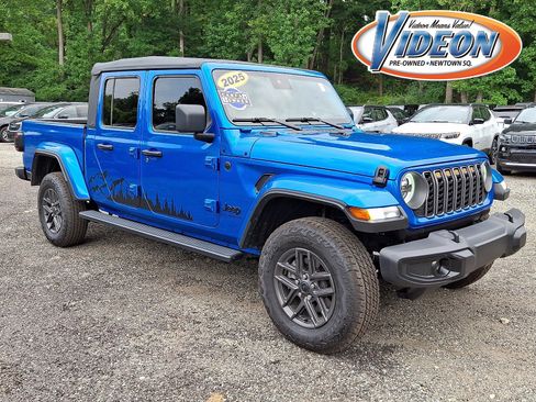 Used 2025 Jeep Gladiator Sport AWD/4WD image 1