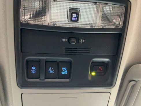 Certified 2021 Toyota 4Runner SR5 AWD/4WD image 17