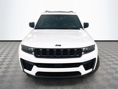 New 2026 Jeep Grand Cherokee L Limited w/ Limited Altitude Package AWD/4WD image 2