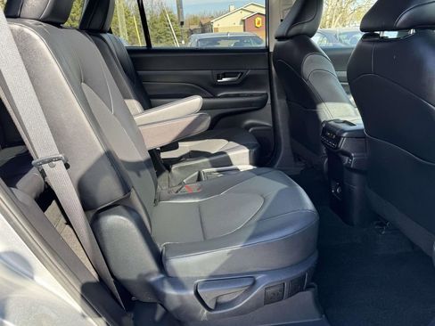 Certified 2025 Toyota Grand Highlander AWD image 14