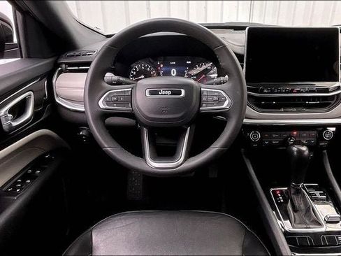 Used 2023 Jeep Compass Limited AWD/4WD image 5