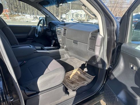 Used 2012 Nissan Titan SV w/ SV Value Truck Pkg image 12