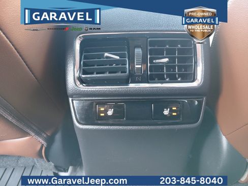 Used 2017 Subaru Outback 3.6R Touring image 18