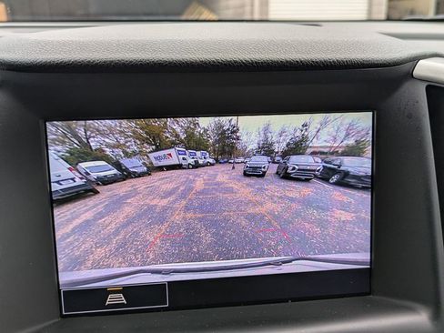 Used 2024 GMC Terrain SLT image 24