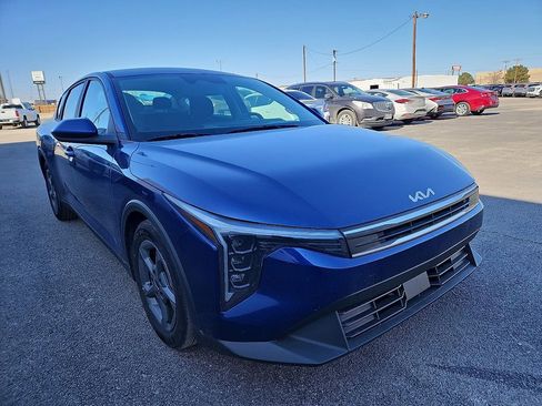 Used 2025 Kia K4 LXS image 11