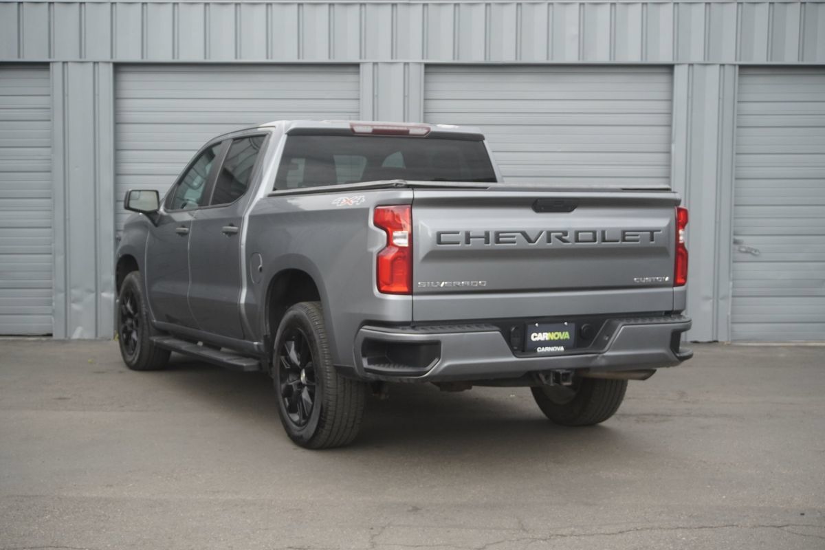 Used 2020 Chevrolet Silverado 1500 Custom w/ Custom Value Package AWD/4WD image 3