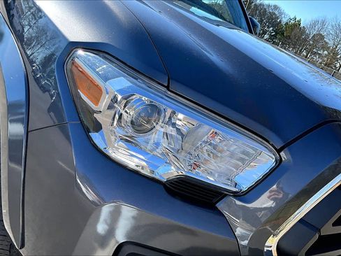 Used 2020 Toyota Tacoma SR5 image 21