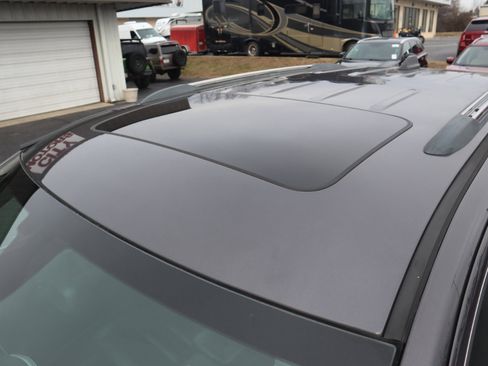 Used 2018 Jeep Grand Cherokee Limited image 22