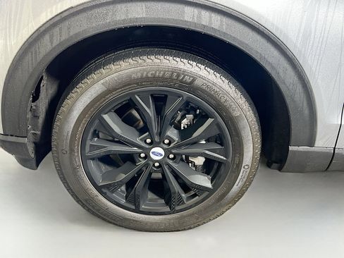 Used 2022 Ford Explorer XLT w/ Equipment Group 202A image 13