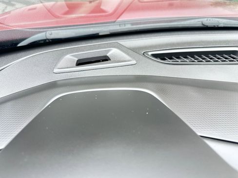 Used 2025 Chevrolet Trax LT w/ LT Convenience Package image 34