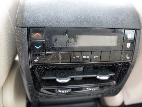 Certified 2024 Jeep Grand Cherokee L Limited w/ Luxury Tech Group II image 21