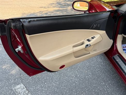 Used 2007 Chevrolet Corvette Coupe w/ Preferred Equipment Group RWD image 49