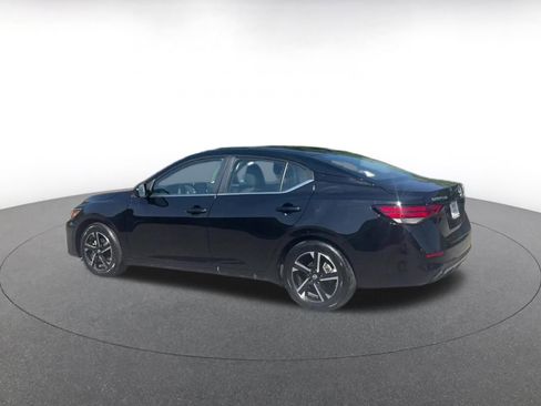 Used 2025 Nissan Sentra SV FWD image 9