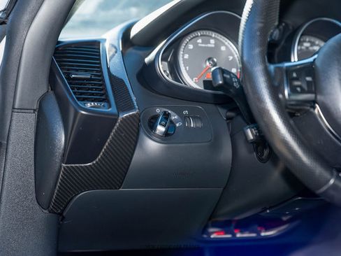 Used 2015 Audi R8 V8 w/ Full Leather Package image 37