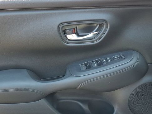 Certified 2024 Honda HR-V LX image 12