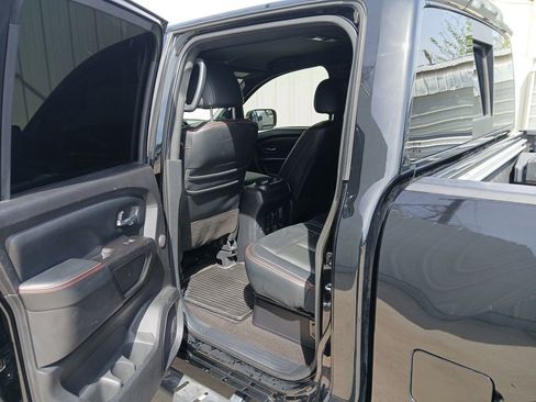 Used 2020 Nissan Titan PRO-4X w/ Pro-4x Convenience Package image 13