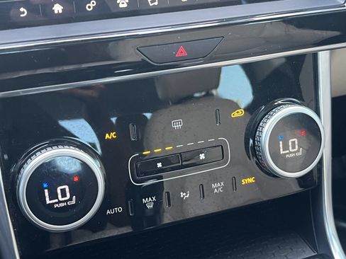 Used 2020 Jaguar XE S RWD image 18