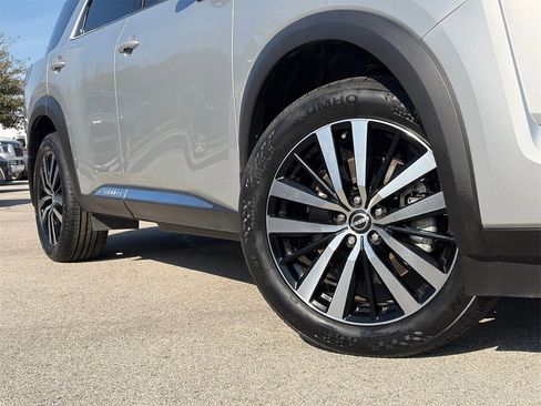 Used 2023 Nissan Pathfinder Platinum w/ Cargo Package image 2