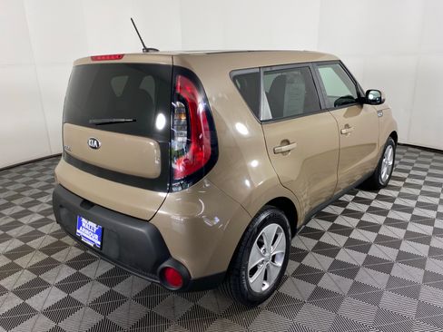 Used 2015 Kia Soul FWD image 4