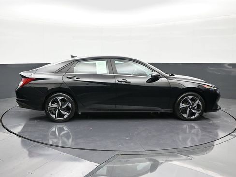 Used 2023 Hyundai Elantra Limited w/ Preferred Accessory Package FWD image 6