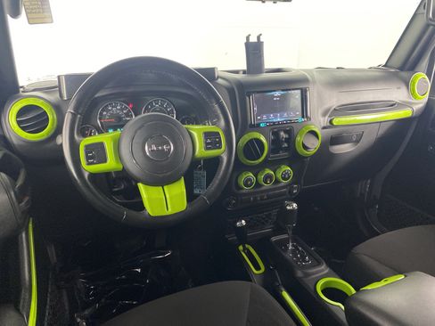 Used 2018 Jeep Wrangler Unlimited Sport S AWD/4WD image 17