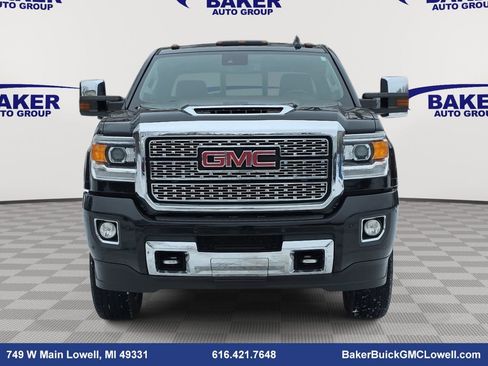 Used 2019 GMC Sierra 2500 Denali w/ Duramax Plus Package image 2