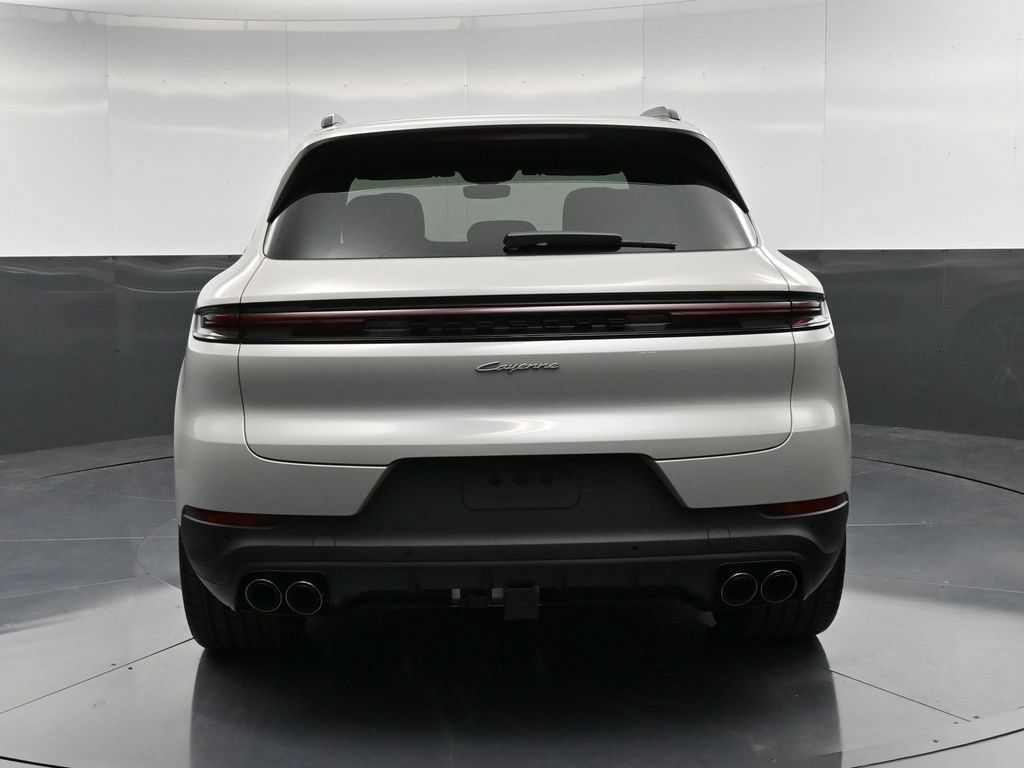Certified 2026 Porsche Cayenne E-Hybrid AWD/4WD image 7
