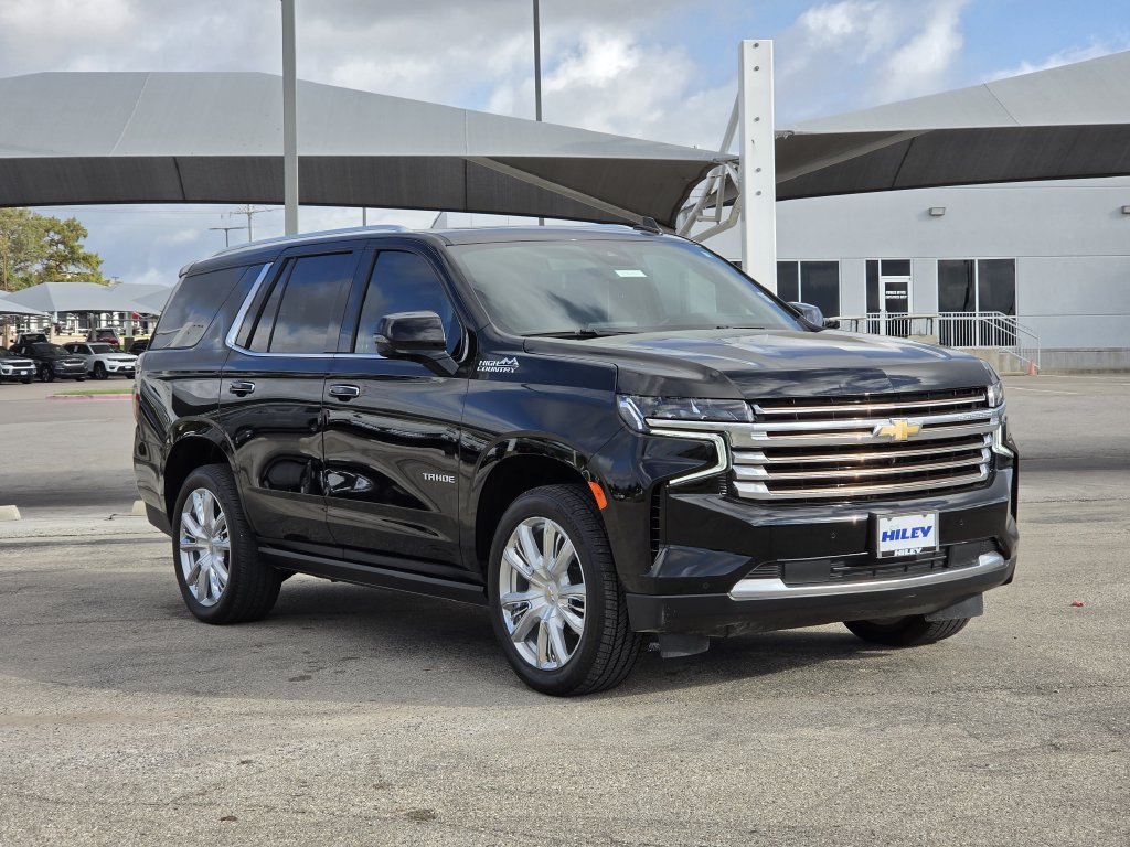 Used 2024 Chevrolet Tahoe High Country w/ Premium Package 2 AWD/4WD image 3