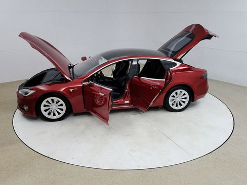 Used 2017 Tesla Model S 75D AWD/4WD image 18