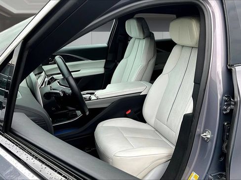Certified 2025 Cadillac Lyriq Sport w/ LPO, Floor Liner Package AWD/4WD image 21