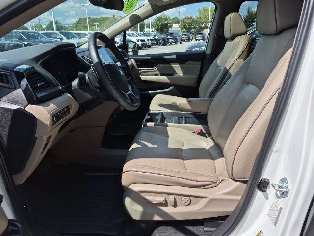 Used 2023 Honda Odyssey Elite image 12