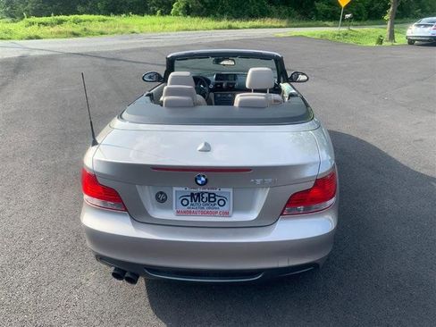 Used 2009 BMW 135i Convertible image 9