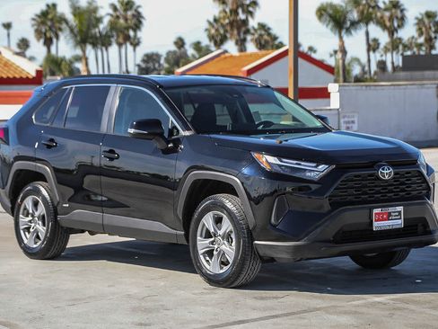 Certified 2025 Toyota RAV4 XLE image 5