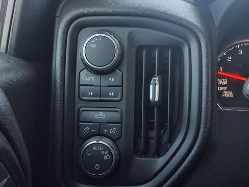 Used 2024 Chevrolet Silverado 1500 Custom Trail Boss w/ LPO, Dark Essentials Package image 11